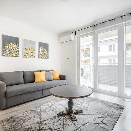 Cosy Close To The Center With Parking Garage