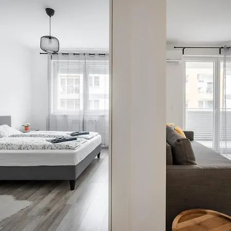 Cosy Close To The Center With Parking Garage