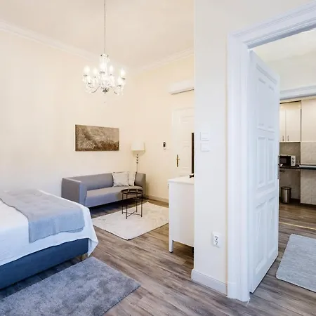 Andrassy 13 Center * Budapest