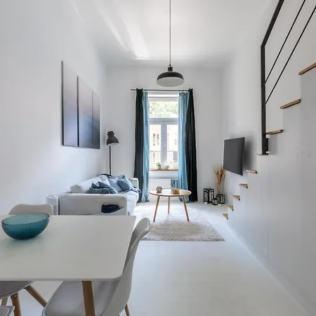 Black And White Apartment *