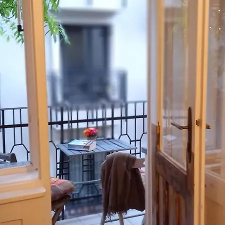 Apartment 3 Bedrooms Suite, 2 Bathrooms, Balcony At Opera Budapest