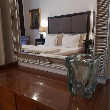 3 Bedrooms Suite, 2 Bathrooms, Balcony At Opera