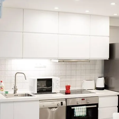 Newly Refurbished At Superb Location *