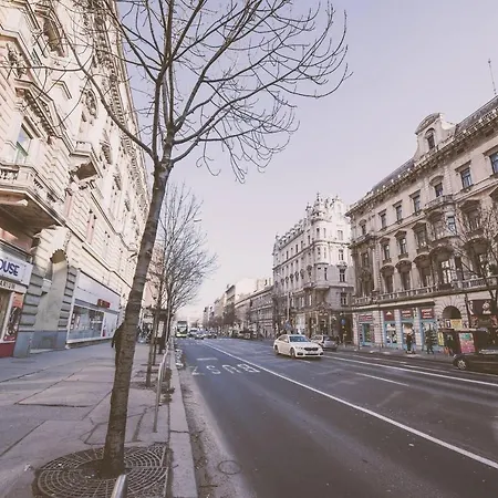 Apartment Central Bright And Spacious With 3 Budapest