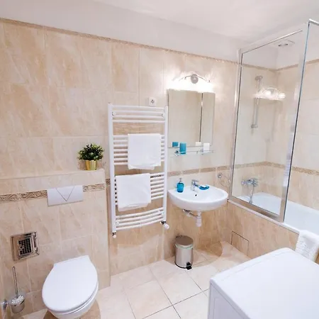 Apartment Central Bright And Spacious With 3