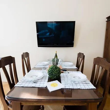 Apartment Central Bright And Spacious With 3