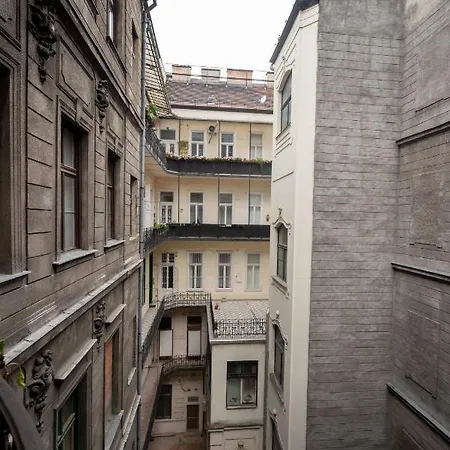 Apartment Center Quiet Flat Budapest