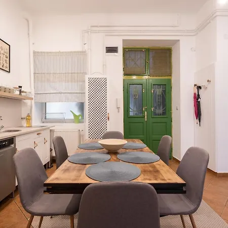 Gellert Mountain Apartment