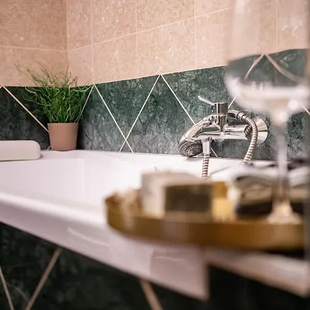 Free Parking! Soho 101, 4 Ppl, Ac, Superfast Wifi, Tv Budapest