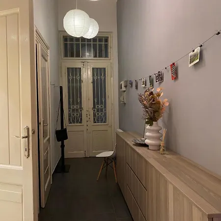 Apartment Stylish By The Vigszinhaz Theater