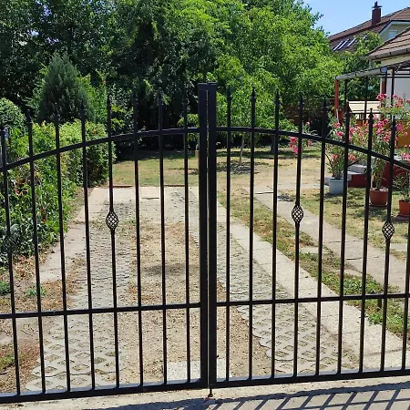 Rákos-patak Family House