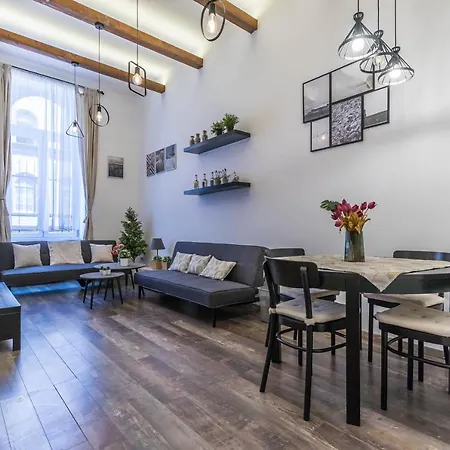 Katarina Blaha Square Apartment Budapest