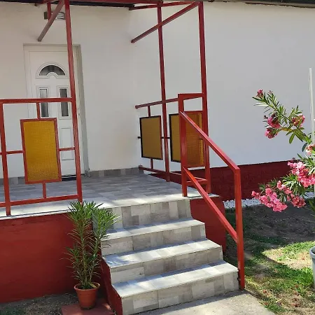 Rákos-patak Family House Vendégház