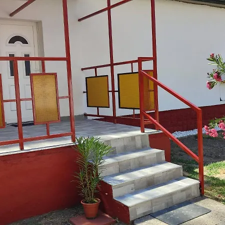 Rákos-patak Family House Vendégház