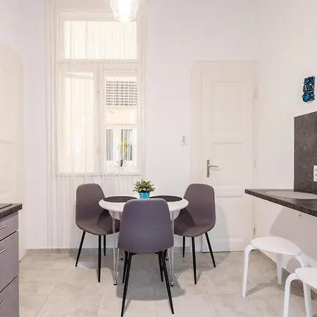 Apartment The White House *