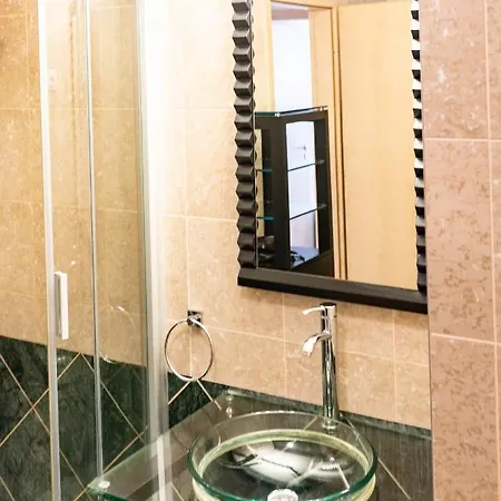 Free Parking! Soho 101, 4 Ppl, Ac, Superfast Wifi, Tv Apartment Budapest