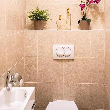 Apartment Free Parking! Soho 101, 4 Ppl, Ac, Superfast Wifi, Tv