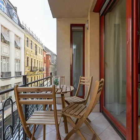 Super Central, 2-bedroom With Terrace * Budapest