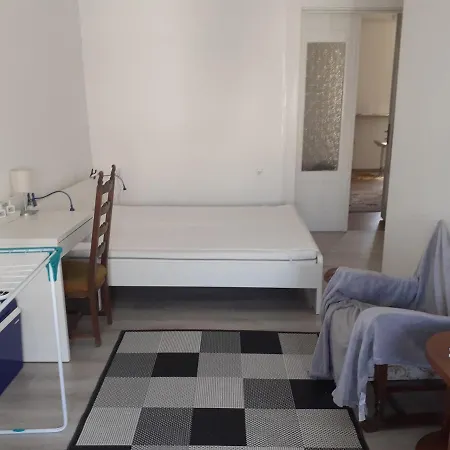 Bridge Apartment *