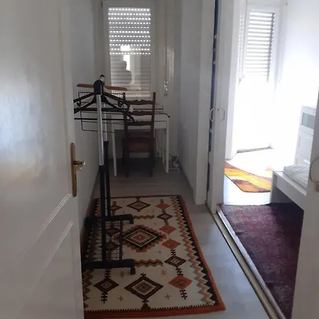 Bridge Apartment *