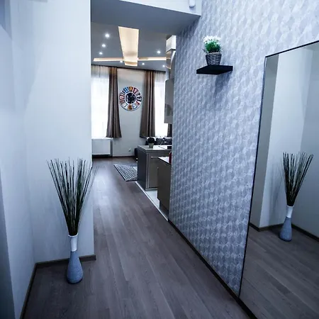 Luna Lux Residency Apartment