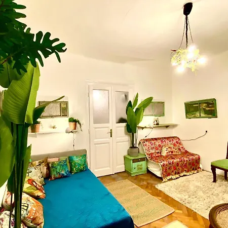 Apartment Boutique Studio Flat At City Center