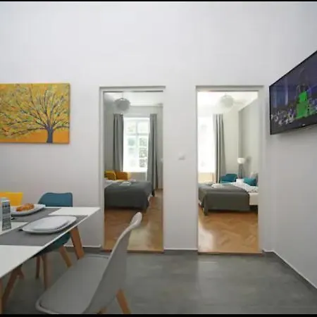 Apartment 3Bdr-2Bath-3Ac Design Apt, Central, Secured Parking, Quiet Budapest