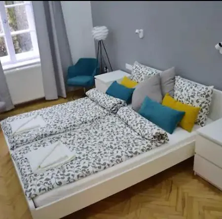 3Bdr-2Bath-3Ac Design Apt, Central, Secured Parking, Quiet Apartment