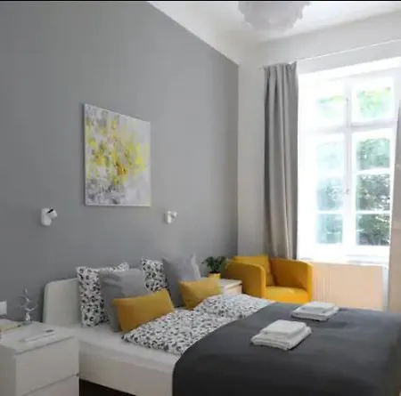 Apartment 3Bdr-2Bath-3Ac Design Apt, Central, Secured Parking, Quiet Budapest