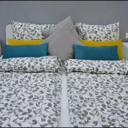 3Bdr-2Bath-3Ac Design Apt, Central, Secured Parking, Quiet شقة