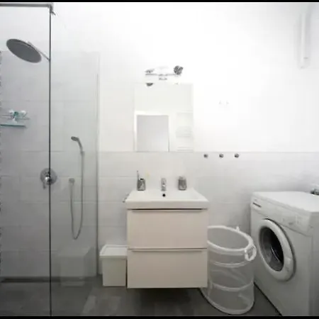 3Bdr-2Bath-3Ac Design Apt, Central, Secured Parking, Quiet Apartment Budapest