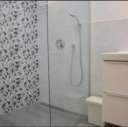 3Bdr-2Bath-3Ac Design Apt, Central, Secured Parking, Quiet * بودابست