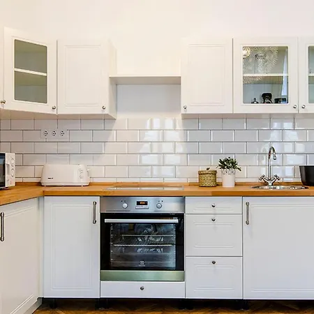 Cozy 2 Bedroom In Terez Boulevard. * Budapest