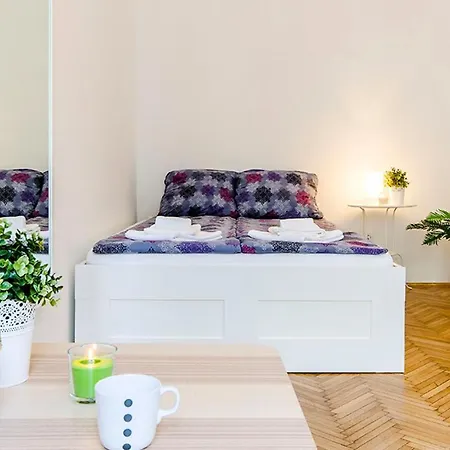 Apartment Cozy 2 Bedroom In Terez Boulevard. *