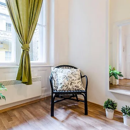 Apartment Cozy 2 Bedroom In Terez Boulevard.