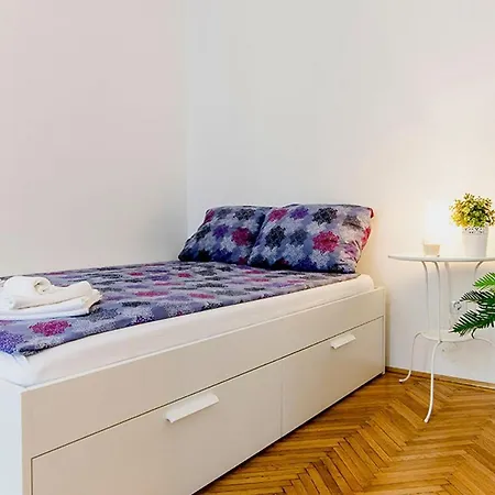 Cozy 2 Bedroom In Terez Boulevard. Budapest