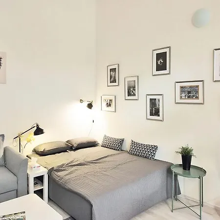 Apartment Eotvos Design