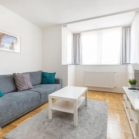 Cozy 3-bedroom In The Heart Of Budapest