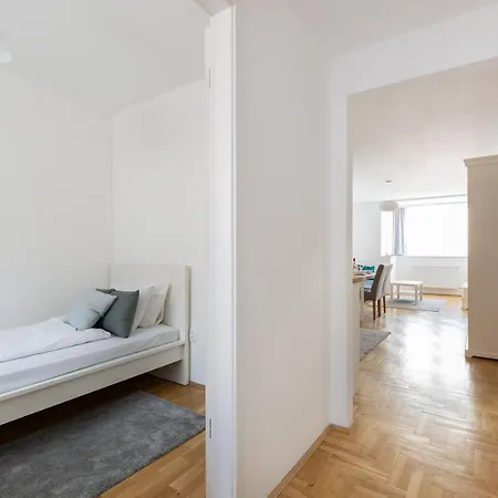 Cozy 3-bedroom In The Heart Of Apartment Budapest