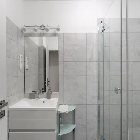 Cozy 3-bedroom In The Heart Of Budapest