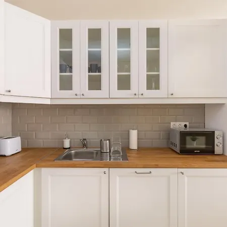 Apartment Cozy 3-bedroom In The Heart Of