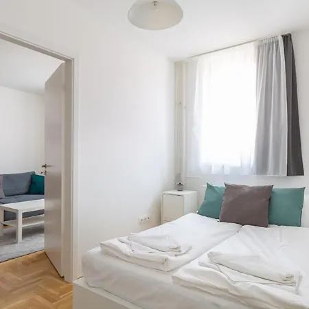 Cozy 3-bedroom In The Heart Of * Budapest