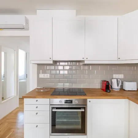 Cozy 3-bedroom In The Heart Of Apartment Budapest