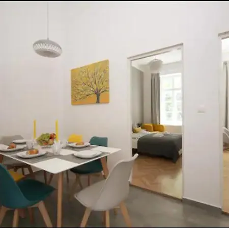 Apartment 3Bdr-2Bath-3Ac Design Apt, Central, Secured Parking, Quiet Budapest