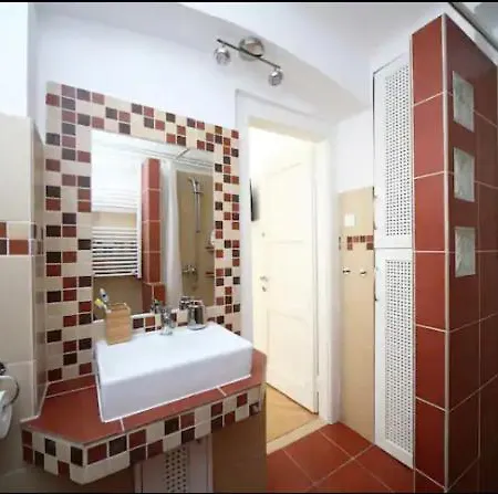 3Bdr-2Bath-3Ac Design Apt, Central, Secured Parking, Quiet Apartment *