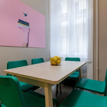 In Centre A16 Apartment
