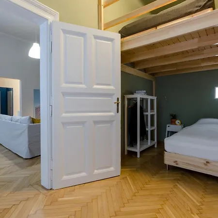 Apartment In Centre A16 *