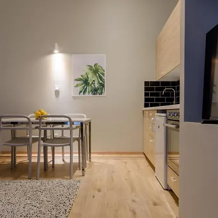 Deluxe In Party District. Ak2b Apartment