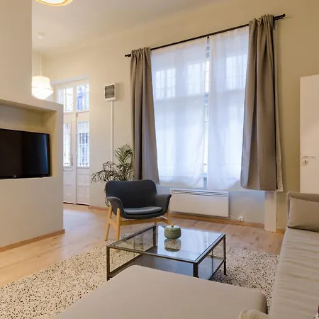 Deluxe In Party District. Ak2b Apartment *