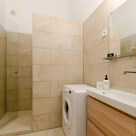 Deluxe In Party District. Ak2b Apartment Budapest